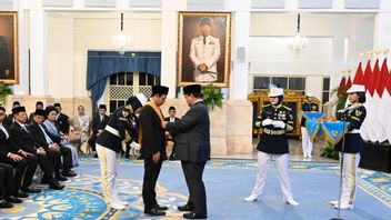 苏丹在青年政治教育方面发挥作用,获得印度尼西亚共和国主要星章