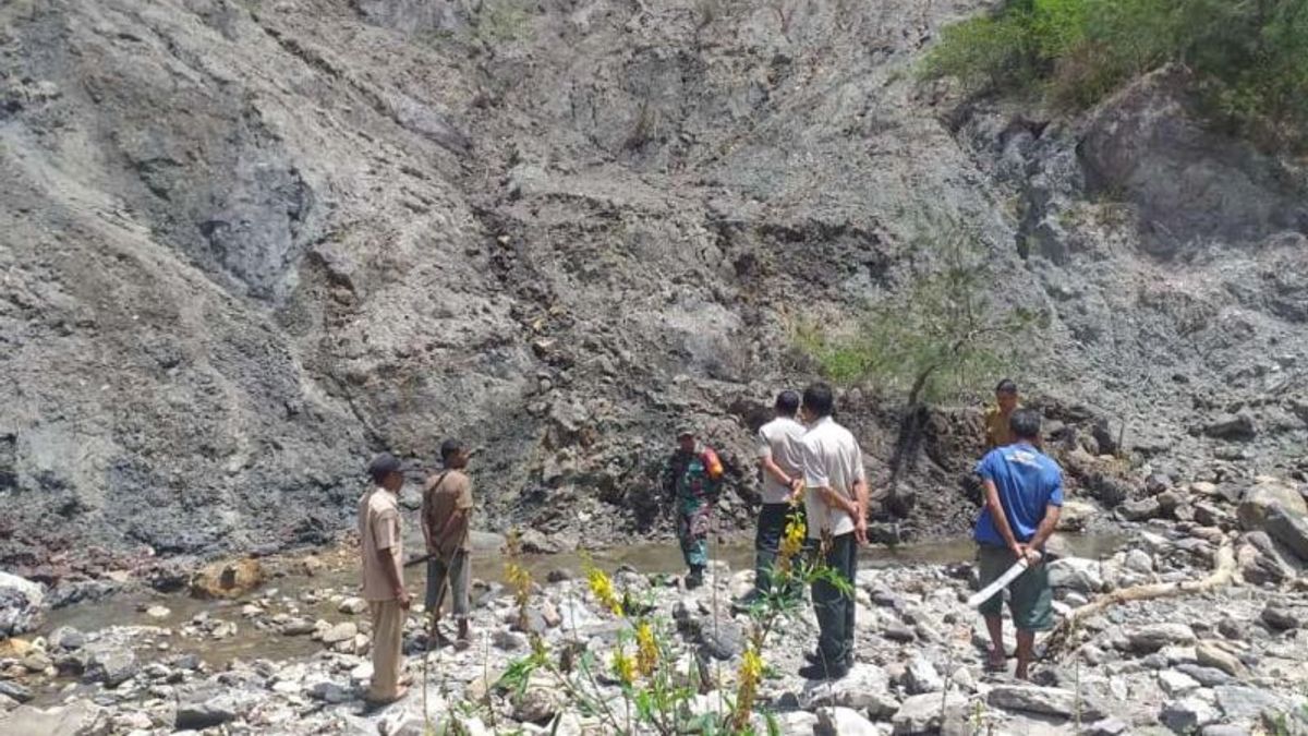 Warga Mengeluh Sakit Kepala, Pusing Usai Munculnya 5 Titik Api di Timor Tengah Selatan, Bupati Epy Tahun Langsung Kirim Tim Medis