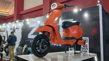 이 전기 오토바이 제조업체는 PEVS 2024에서 인도네시아에서 가장 저렴한 전기 오토바이를 제공합니다.