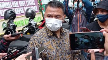 Jokowi تغيير قانون واجهة المستخدم ل آري كونكورو، مؤسسة تحدي الألفية: مثير للشفقة! انها صفقة السلطة التي تحتاج إلى رفع دعوى قضائية
