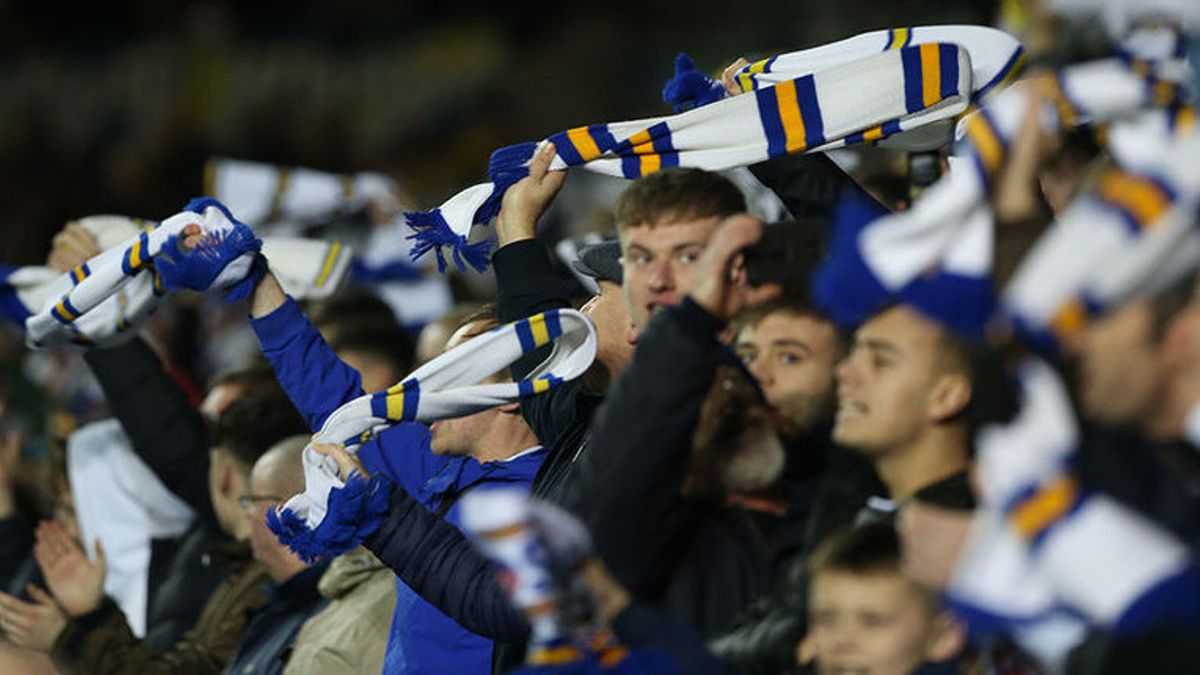 Police Arrest 9 Leeds Fans After Throwing Objects At Anthony Elanga