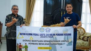 Peduli Korban Bencana Sumatera, ILUNI SMPN 214 Serahkan Bantuan Tunai ke Padang