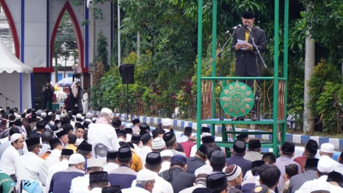 Thousands Of Compact Congregants Of The Makassar Unismuh Campus For Eid Prayer 1444 H