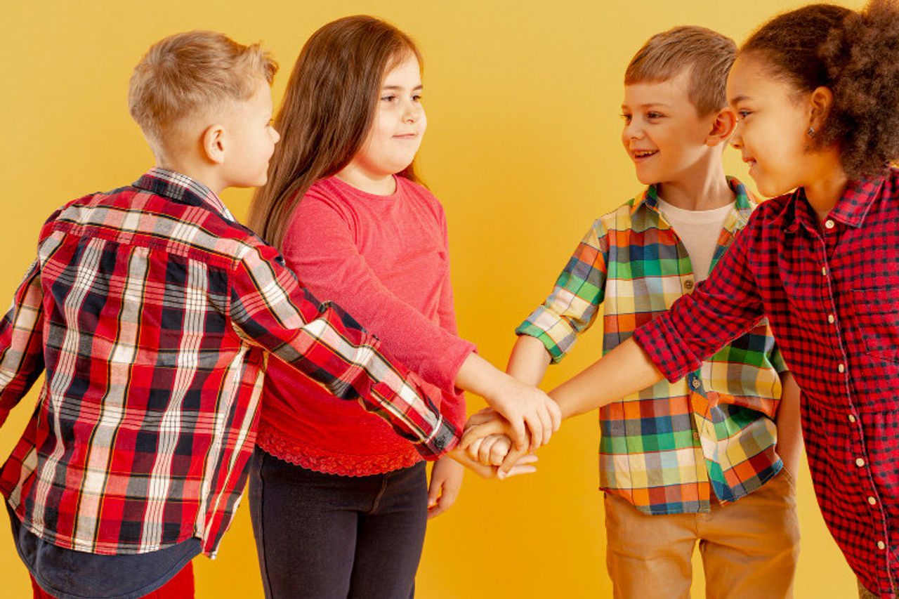 خصيب مهاراتها الاجتماعية ، إليك 5 طرق لمساعدة أطفالك على تكوين صداقات