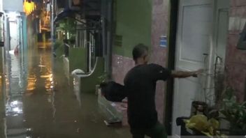 ケボンパラのカンポンムラユで1.5メートルの洪水 住民は普通で避難したくない