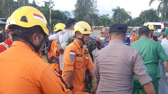 Helicopter 'Flying Health Center' Emergency Lands In Inland Timika Papua, 1 Child Passenger Is Reportedly Thrown Out