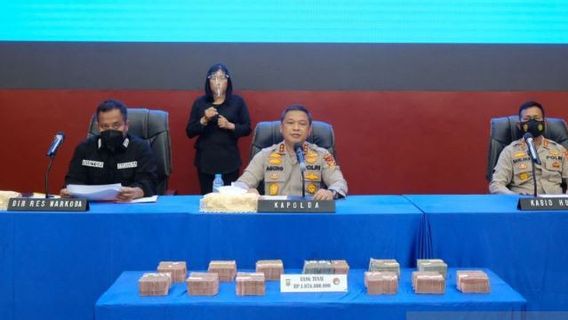 La Police De Riau Confisque 1,76 Milliard De Roupies Provenant De Transactions De Méthamphétamine En Cristaux