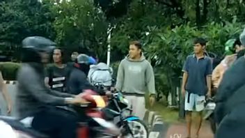 Viral, Sekelompok Pemuda Lakukan Pungli ke Pengendara Motor di Pejompongan Tanah Abang