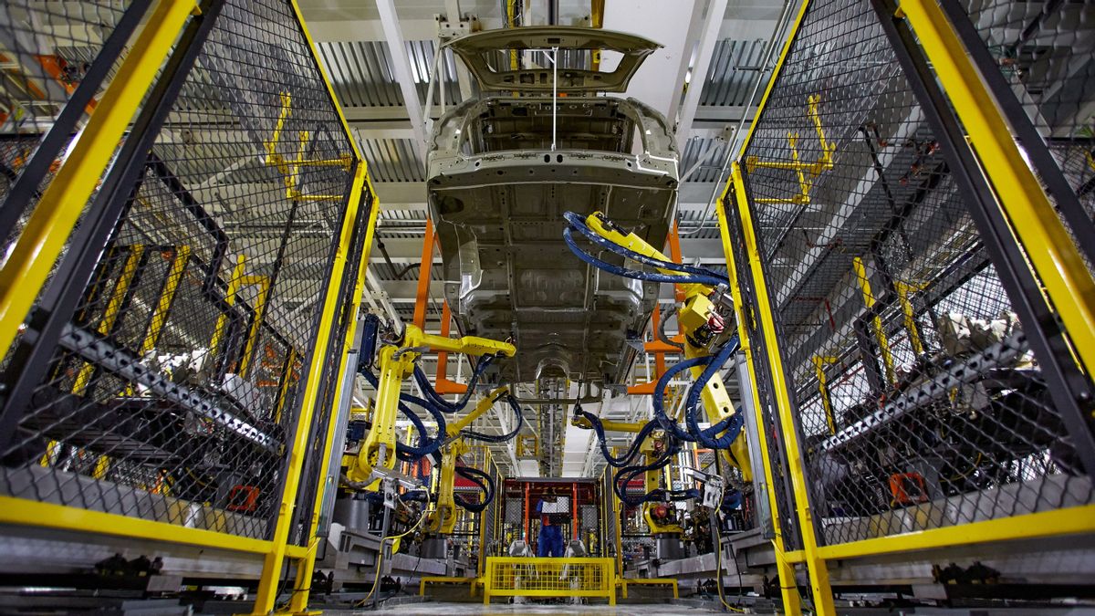 美国汽车制造商喜悦特朗普放宽了拜登气候遗产的燃油效率规则