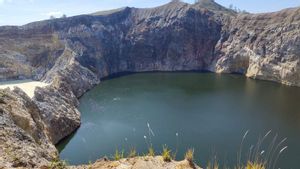 Water Color Changes Dark Chocolate, Tourist Visits To Lake Kelimutu Are Restricted
