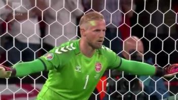 Laser Beam Into Schmeichel's Face At Penalty, England Crowd Condemned Collymore