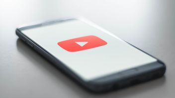 YouTube 试用版 桌面设备上针对选定创作者的新促销标签功能