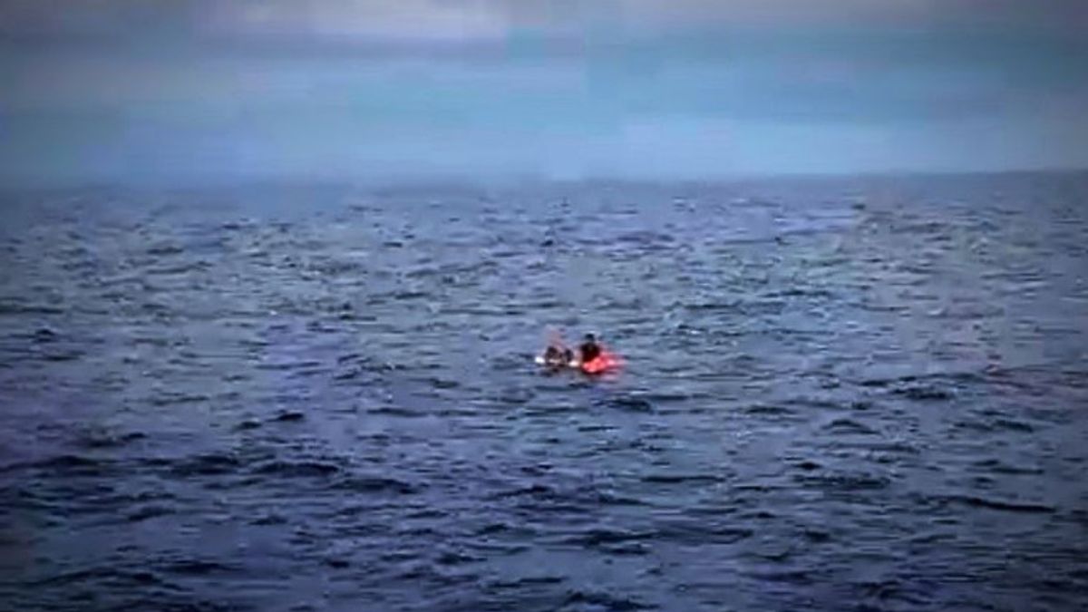 باندا - أفادت التقارير أن خمسة من أفراد الطاقم الذين غرقوا في بحر باندا كانوا على ما يرام ، وفقد 3 أشخاص