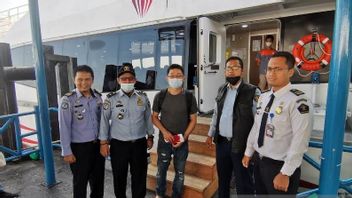 Dumai Immigration Deports Malaysian Citizens Who Violate Stay Permits