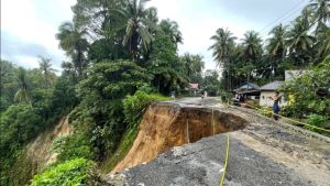 Menteri PU Minta Balai se-Sumatera Barat Tangani Infrastruktur Rusak akibat Banjir dan Longsor