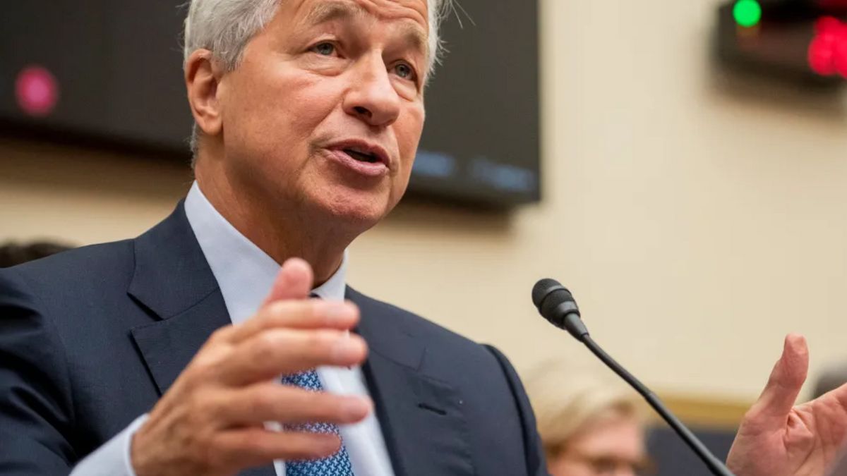 JPMorgan CEO Jamie Dimon: Cutting The Fed's Interest Rate Is Not A Solution