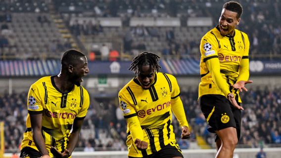 Jeune joueuse britannique imprimé brace, Dortmund travaille dur pour battre Bruges