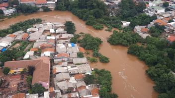 16 Personnes Déplacées Par Les Inondations De Jabodetabek
