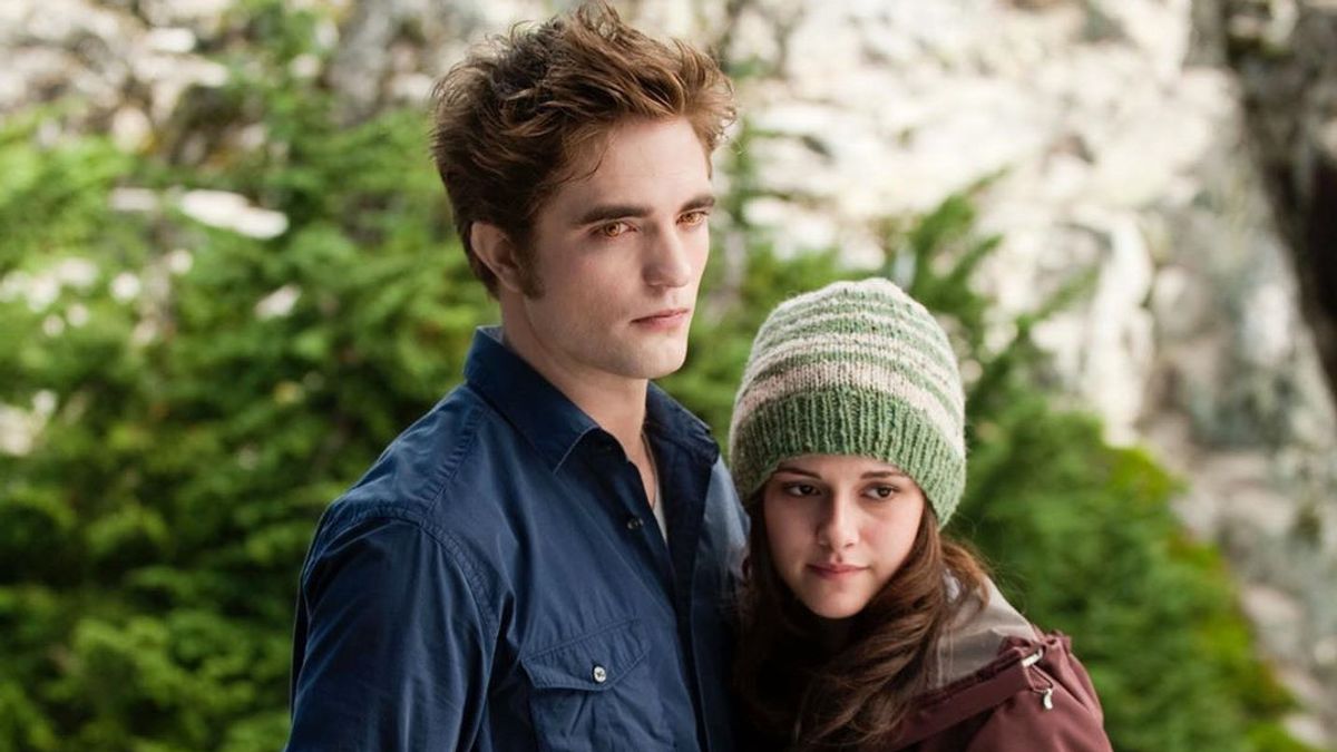 Midnight Sun Reveals Vampire-Human Romance From Edward Cullen's Point Of View