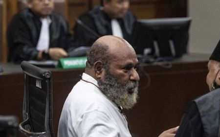 Lukas Enembe Meninggal, Pemprov Papua Minta Warga Naikkan Bendera Setengah Tiang