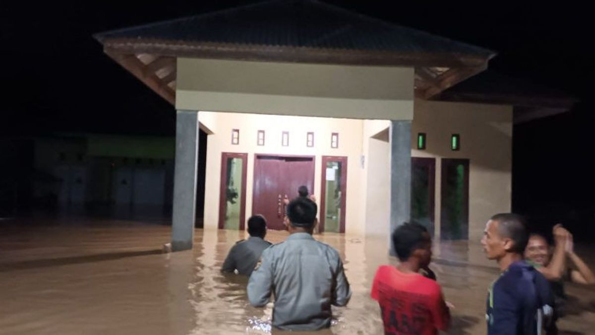 洪水浸泡在骨博兰戈戈龙塔洛的 3 个区