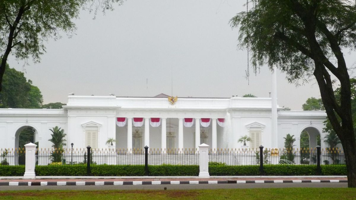PLN Renewable Energy Certificates For 5 Presidential Palaces