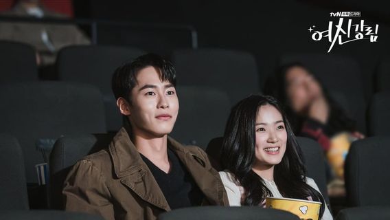 Episode Terbaru <i>True Beauty</i> Hadirkan Kim Hye Yoon dan Lee Jae Wook