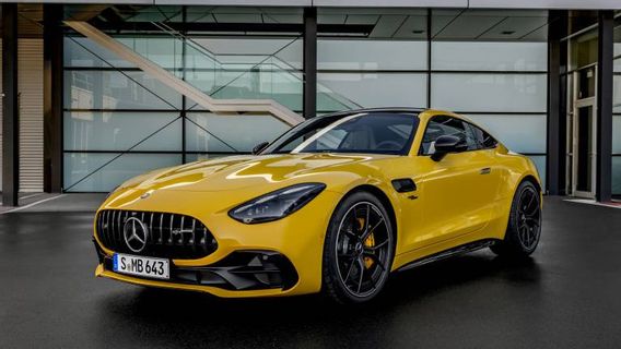 梅赛德斯 - 奔驰推出了AMG GT 43,高性能豪华车燃料炉