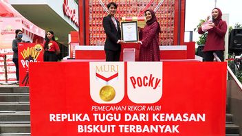 Pocky يحطم الرقم القياسي ل MURI ، ويبني نصبا تذكاريا طبق الأصل من البسكويت 7 مرات أطول مبنى في إندونيسيا