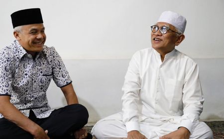 Sowan Gus Mus, Ternyata Ini yang Dibicarakan Ganjar Pranowo