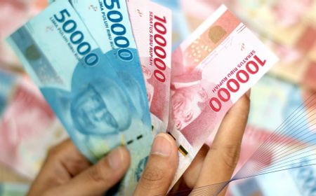 Rupiah Hampir Balik Melemah ke Rp14.000