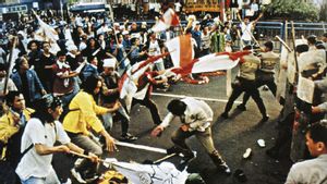 Tragedi Trisakti: Potret Kejamnya Aparat Bunuh Mahasiswa Era Orde Baru