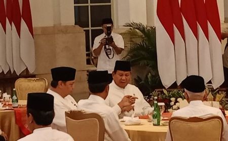 Buka Puasa Kabinet, Jokowi Kedapatan Berbincang dengan Prabowo-Airlangga