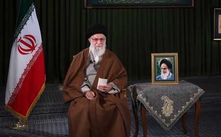 Umumkan Lima Hari Berkabung Atas Wafatnya Presiden Raisi, Khamenei: Iran Kehilangan Pelayan yang Rendah Hati dan Ramah