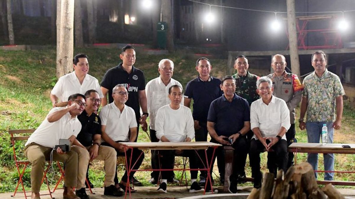 President Jokowi Enjoys Night At IKN With Ministers, Including AHY, Who Used To Be The Hardest Criticizing