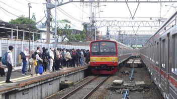 Banjir Rob Ganggu Operasional, 15 Perjalanan KRL Jakarta Kota-Tanjung Priok Dibatalkan  