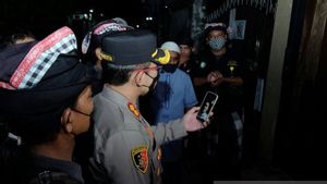Pecalang di Denpasar Lakukan Patroli untuk Jaga Rumah Pemudik