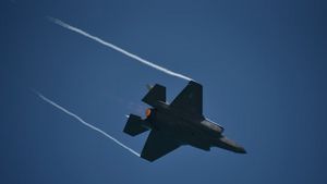 Viral Jet Tempur Siluman F-35 Australia Singgah di Lanud Ngurah Rai