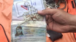 Kalung Rosario dan Cincin Penumpang Sriwijaya Air SJ 182, Grislend Gloria Ditemukan Kopaska