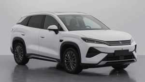 Tenaga Tembus 362 HP, BYD Song Ultra Siap Ramaikan Segmen SUV Listrik