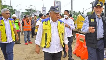PUPR部长巴苏基怀疑非法挖掘是西苏门答腊洪水的原因