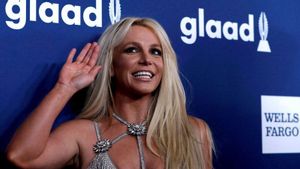 Hold Me Closer, Lagu Baru yang Dipersiapkan Elton John untuk Britney Spears