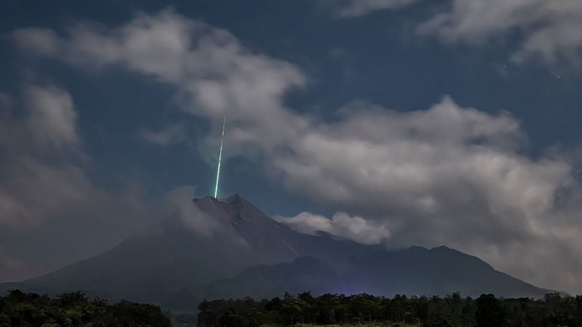 Viral Flash Of Light On Merapi Is Called Meteor Recorded By CCTV, This Said BPPTKG