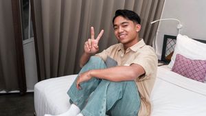 Introvert's Girlfriend, Betrand Peto Admits He Slowly Teaches Lovers To Appear In Public