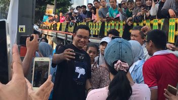 参观Sudirman-Thamrin CFD,Anies Diseru Warga:Kawal DKI 1!