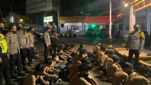Gangster Surabaya Terjaring Razia Bakal Masuk Sekolah Kebangsaan, Walkot Harapkan Sidoarjo Terapkan Aturan Serupa 