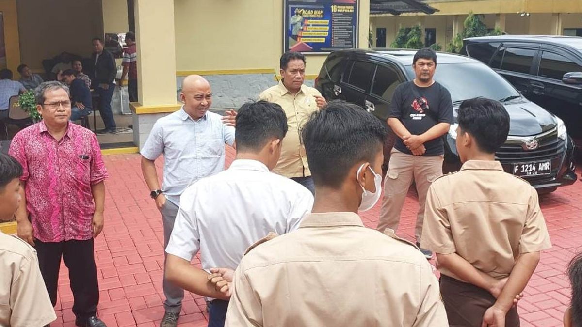 15 Junior High School Students In Bogor Have A Brawl, Ended Up Being Taken At The Police Station