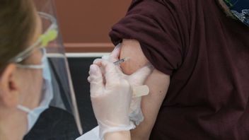 Première Au Monde, La France Permet Aux Anciens Patients Covid-19 De Recevoir Des Vaccins