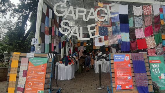 Raising Funds Through Used Clothes That Pile Up In The Wardrobe