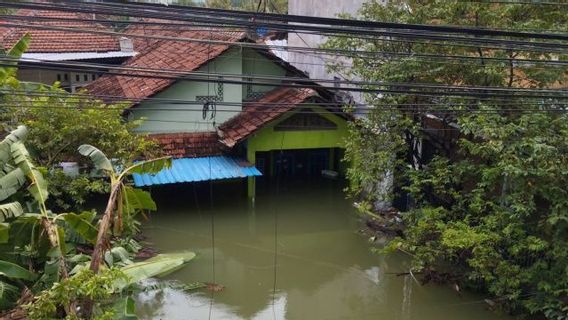 毎日の雨、洪水、地すべりがスカブミのいくつかの地域を襲っています